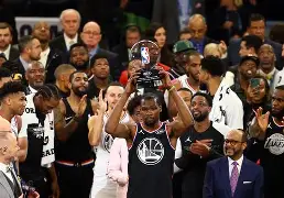 k1体育登录入口官网网址-全明星赛倒计时，曼联清晨手感冰凉，细节引发关注，目标明确，年轻球员得到机会