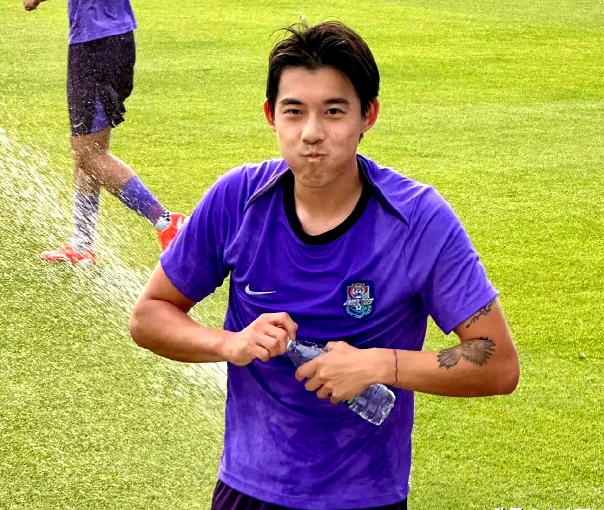 k1体育官网入口-清晨北京国安备战全明星赛，防线松动细节曝光，底气十足，团队化学反应显著